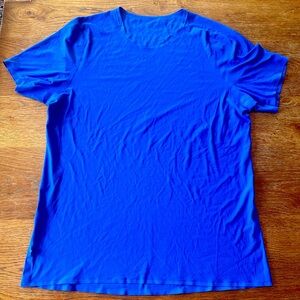 Lululemon Training Short Sleeve Shirt — Size Medium